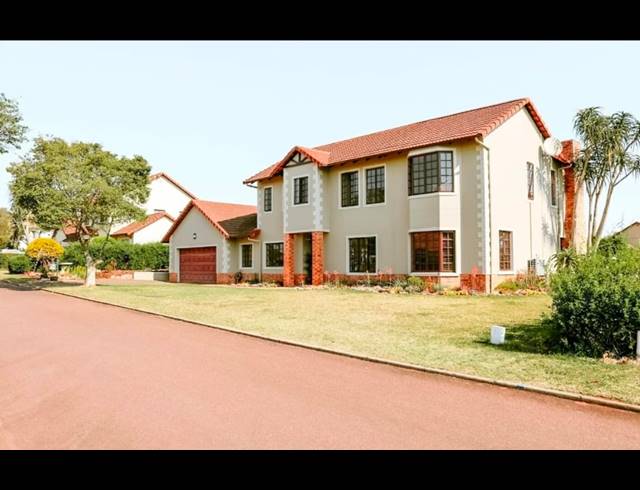 4 BEDROOM HOUSE FOR SALE IN CLIFTON HILL ESTATE